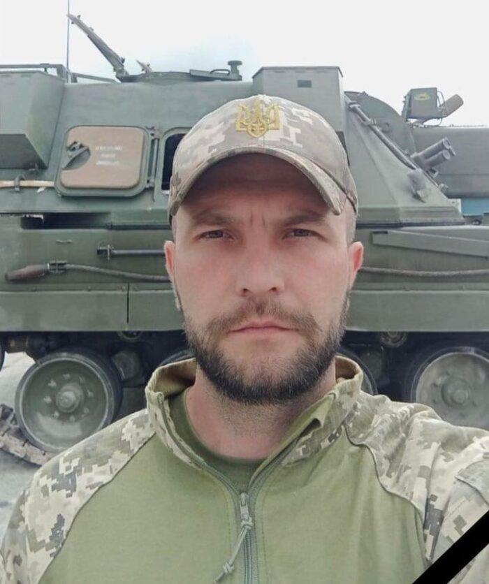Прощання з героєм Романом Нестеренком