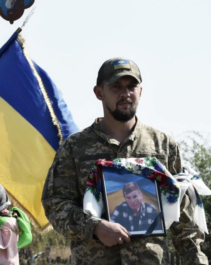 Сьогодні Коропська громада попрощалася з Героєм з Нехаївки Миколою Трубою