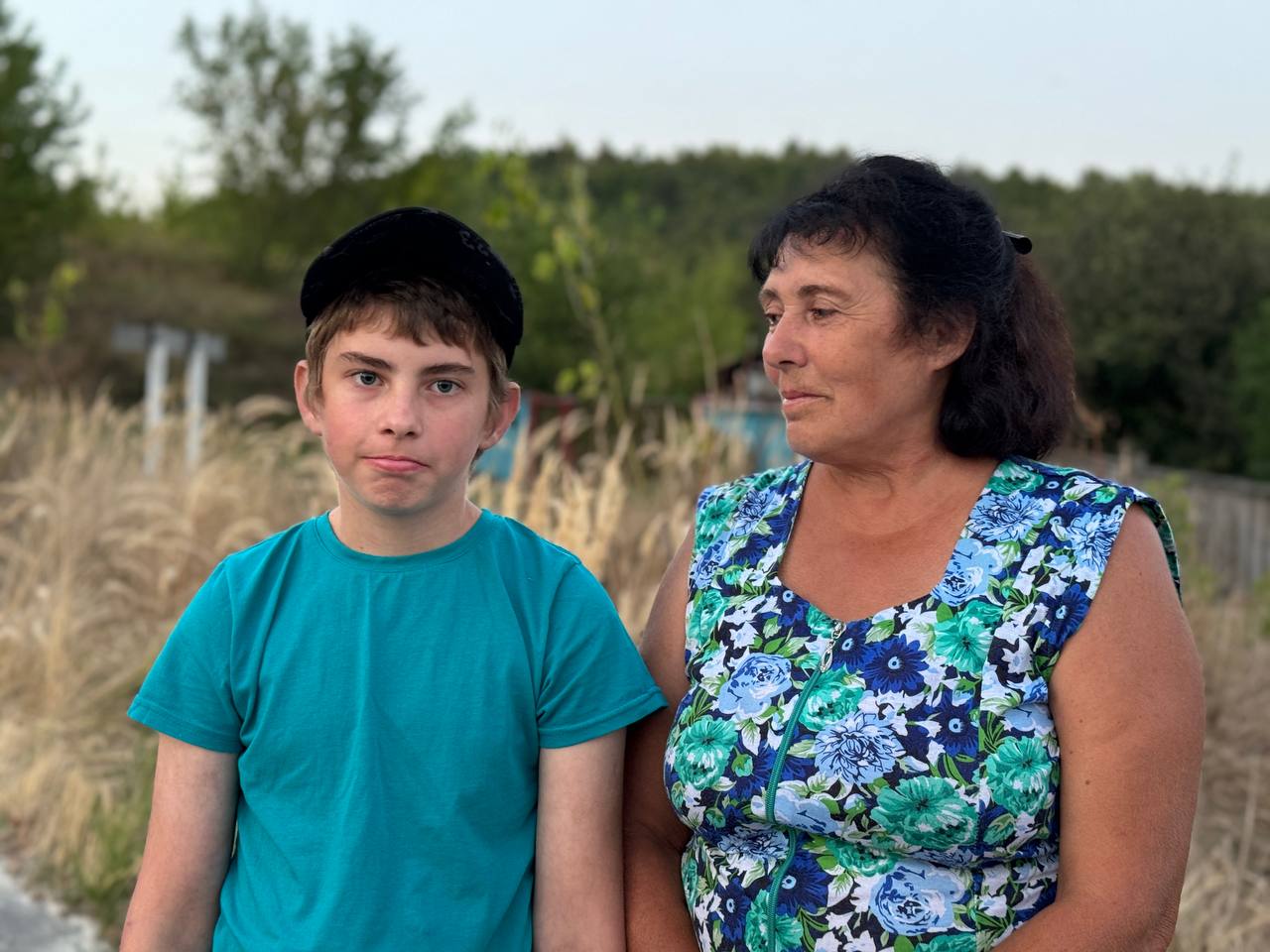 Алла Безрученко: “Медсестра Світлана Миколаївна з Понорниці питала: “Ти живий?” і попросила його придавити руку. Він зміг це зробити, і ми були дуже щасливі, що Артем живий”