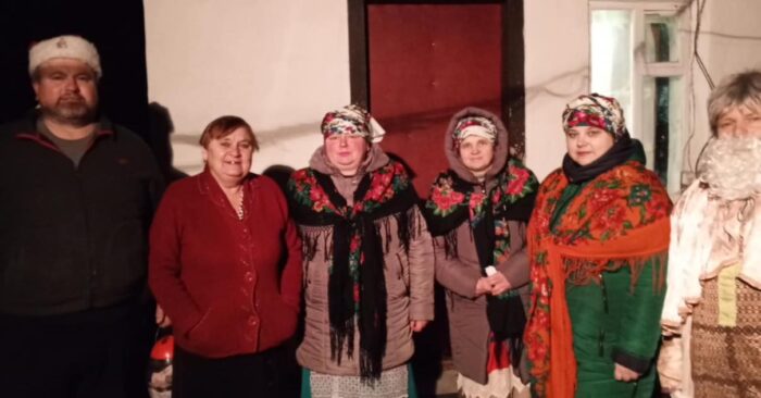 Щедрівки заради перемоги: жителі Рождественського зібрали понад 28 тисяч на армію