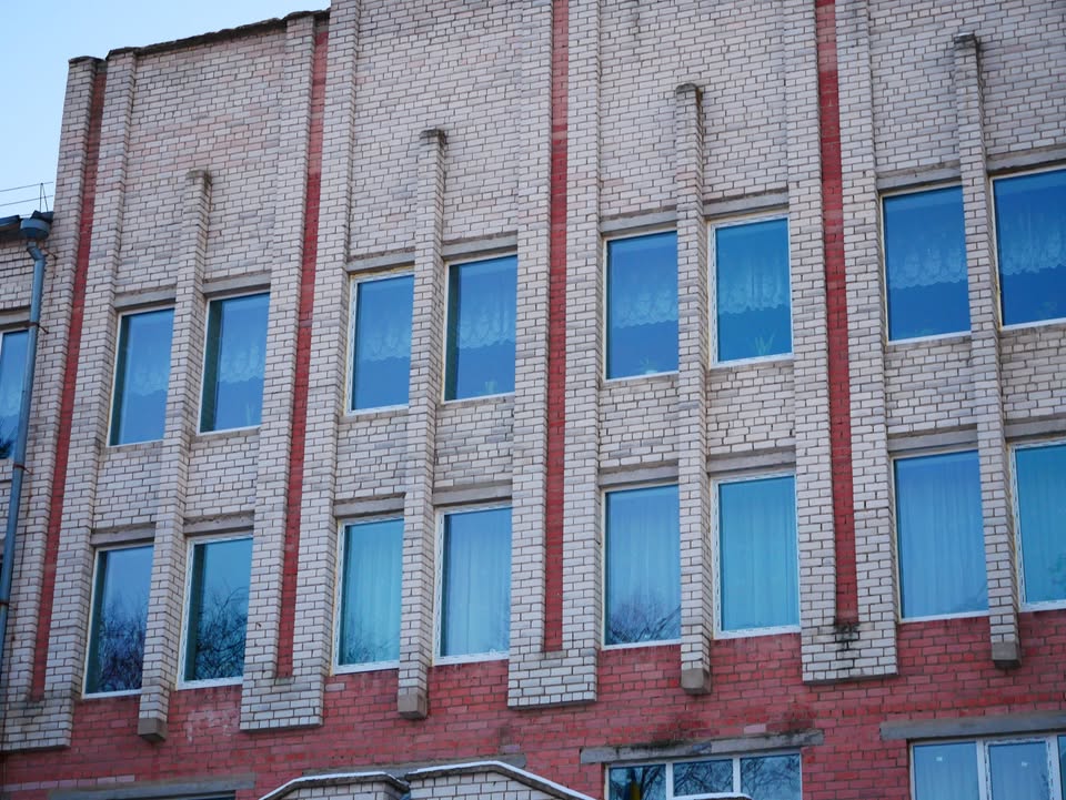 ФОТОФАКТ. В Коропській школі імені Шевченка нові вікна