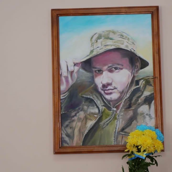 Сьогодні — три роки з початку повномасштабного вторгнення. Три роки болю, втрат, героїзму й незламності