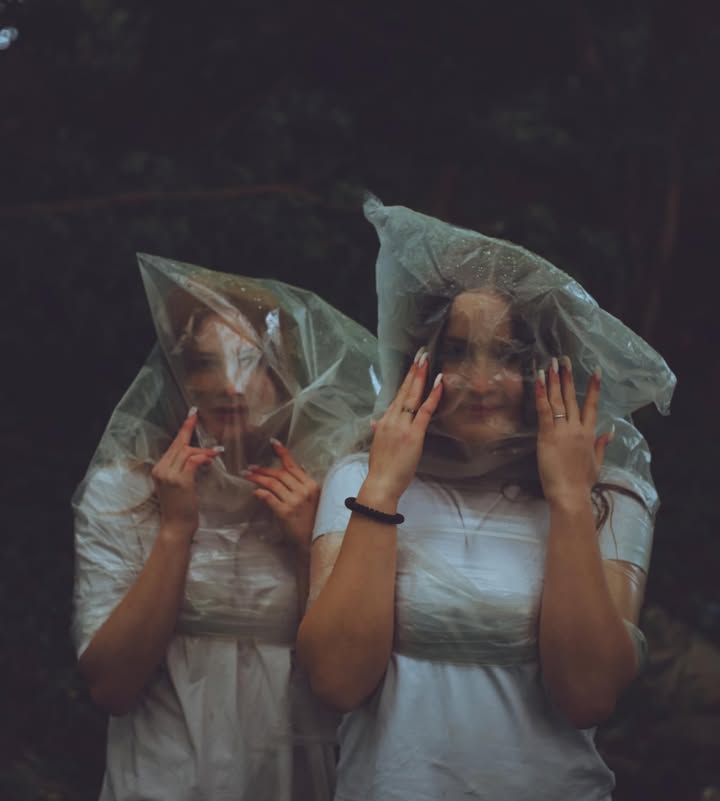 «Ми задихаємось у власному смітті»: харківська фотографиня з Оболоння показала  фотосерію про екологічну байдужість