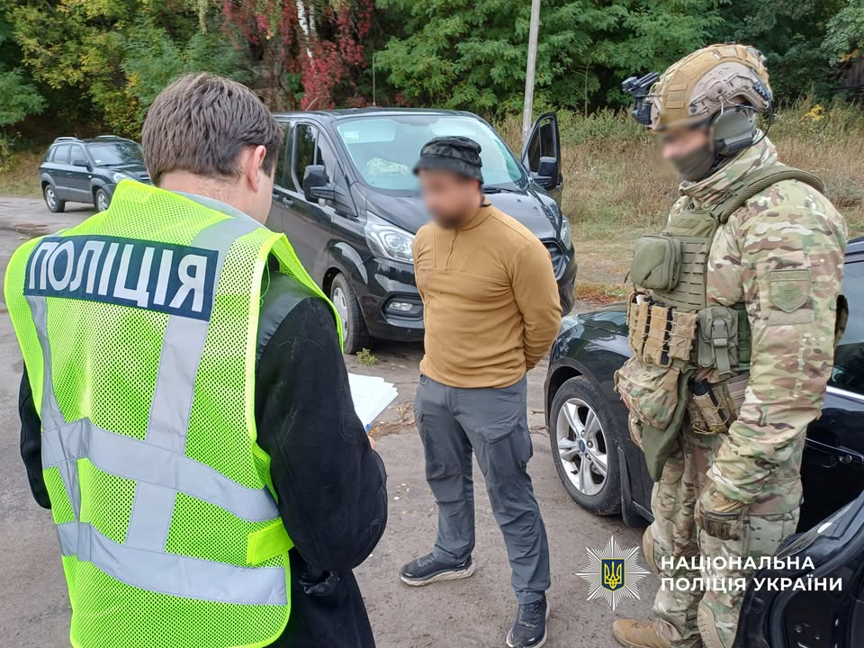 На Чернігівщині затримали зловмисника, який збував зброю та боєприпаси