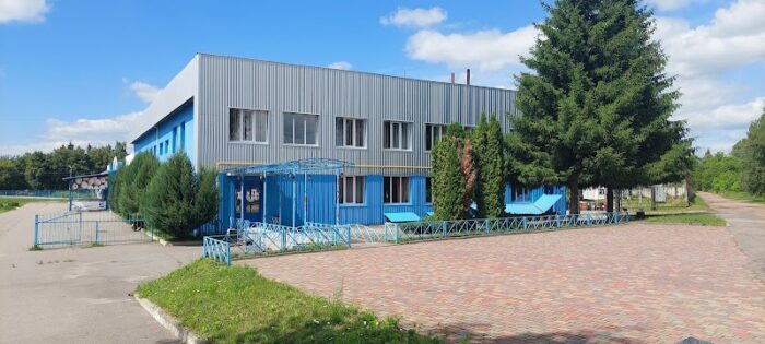 Будівельний двір — Магазини у Коропі