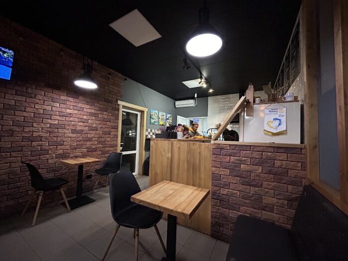 Coffe Boss — Ресторани та кафе у Коропі