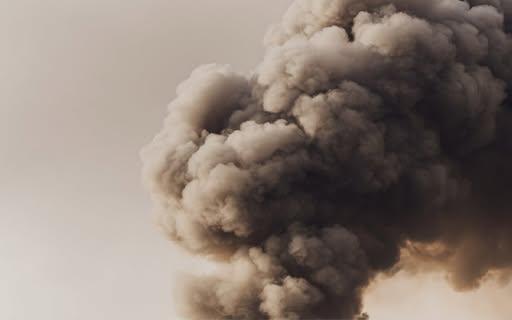 У Коропі ворожий безпілотник пошкодив приватний будинок та автівку