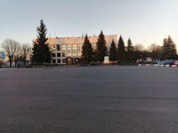 Центральна площа — Парки та відпочинок у Коропі