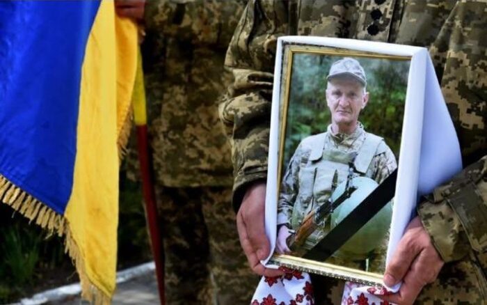 У Коропі провели в останню путь Сергія Сальнікова