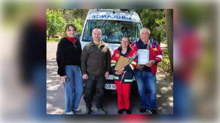 Парамедик та технік з Коропської підстанції отримали відзнаки від Новгород-Сіверської районної адміністрації