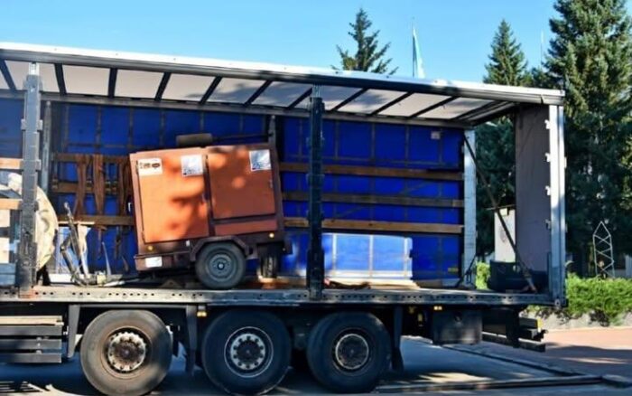 Французькі благодійники передали генератор у Коропську громаду