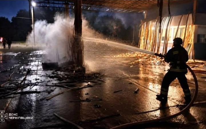 Російський дрон вдарив по АЗС у Коропі: поранено працівницю